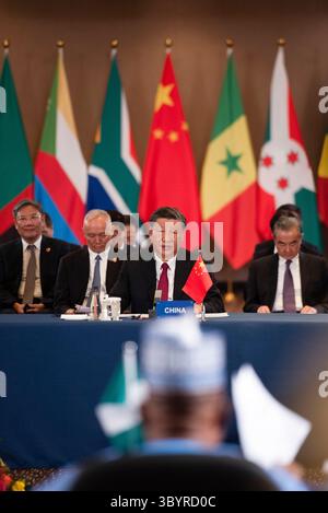 18 avril 2023, JOHANNESBURG, Afrique du Sud : Johannesburg (Afrique du Sud), 18/04/2023.- le président chinois Xi Jinping prend la parole lors de la table ronde des dirigeants Chine-Afrique le dernier jour du sommet BRICS, à Johannesburg, Afrique du Sud, le 24 août 2023. (Sudáfrica, Johannesburgo) (crédit image : © Alet Pretorius/POOL via ZUMA Press Wire) Banque D'Images