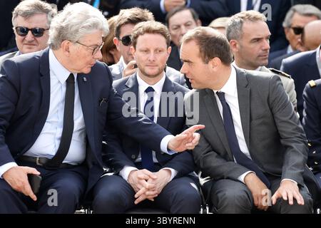 19 juin 2023, le Bourget, Seine-Saint-Denis, France : le Bourget (France), 19/06/2023.- le commissaire européen au marché intérieur Thierry Breton (G) s'entretient avec le Ministre des armées françaises Sébastien Lecornu (d), aux côtés du Ministre adjoint des Transports Clement Beaune (C) lors du salon International de l'aéronautique de Paris à l'aéroport de ParisñLe Bourget, en France, le 19 juin 2023. (Francia) (crédit image : © Ludovic Marin/POOL via ZUMA Press Wire) Banque D'Images