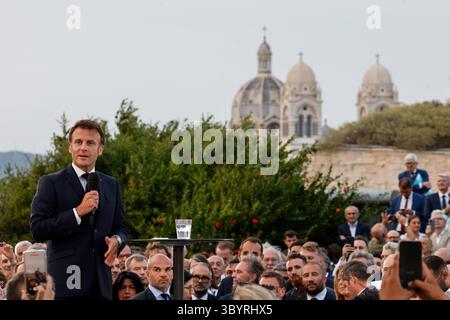 27 juin 2023, MARSEILLE, Bouches-du-Rhône, France : Marseille (France), 27/06/2023.- le président français Emmanuel Macron prononce un discours au Fort Saint-Jean, à Marseille, dans le sud-est de la France, le 27 juin 2023. Le président français effectue une visite de trois jours à Marseille deux ans après le lancement d’un plan de transformation de cinq milliards d’euros (5,5 milliards de dollars) pour la ville afin d’embaucher de nouveaux policiers, de rénover les écoles et les espaces publics et de moderniser le réseau de transports publics qui craque. (Francia, Marsella) (crédit image : © Ludovic Marin/POOL via ZUMA Press Wire) Banque D'Images