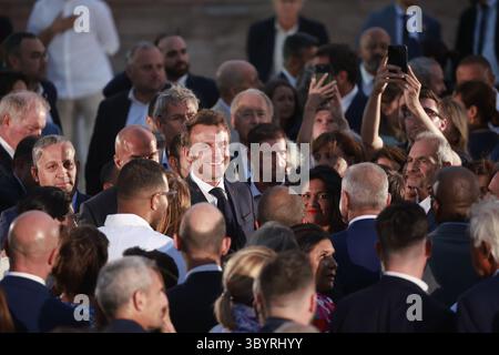 27 juin 2023, MARSEILLE, Bouches-du-Rhône, Marseille : Marseille (Marseille), 27/06/2023.- le président français Emmanuel Macron prononce un discours au Fort Saint-Jean à Marseille, France, 27 juin 2023. Deux ans après le lancement du plan de transformation, le Président Macron se rend à Marseille du 26 au 28 juin 2023 pour faire le point sur les différents projets entrepris dans la deuxième plus grande ville de France. (Francia, Marsella) (crédit image : © Guillaume Horcajuelo/POOL via ZUMA Press Wire) Banque D'Images