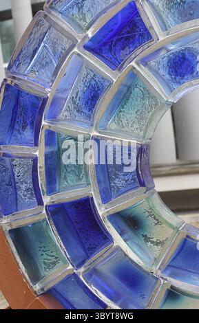 Sarasota FL - 5 novembre 2024 : Art Glass à l'entrée du musée d'art Ringling situé à Sarasota FL Banque D'Images