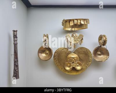 Colombie, Cali, 26 juillet 2024 joyaux en or des dirigeants précolombiens dans le musée de l'or Banque D'Images
