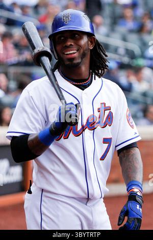 8 avril 2011 - Corona, New York, États-Unis - Jose Reyes (7) des mets de New York attend dans le cercle sur le pont contre les Nationals de Washington au Citi Field, Corona, NY. Les mets de New York battent les Nationals de Washington 1-0. (Crédit image : © Debby Wong/ZUMA Press Wire) Banque D'Images