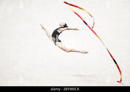 Milan, Italie. 20 juillet 2025. Varfolomeev Darja de GER vu en action lors de la compétition des clubs dans la finale de la Coupe du monde de gymnastique rythmique FIG 2025 Milan au Forum Unipol. Photo Tiziano Ballabio crédit : Tiziano Ballabio/Alamy Live News Banque D'Images
