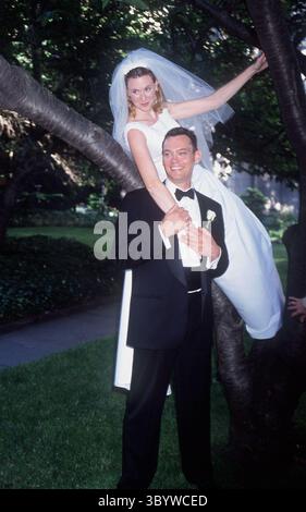 JANVIER 1, 2011 -MARIAGE D'AMANDA CHAROLTTE ROGERS ET KEVIN CHARLES F. MAHONEY.A L'ÉGLISE GRACE, NYC 06/03/2000.AMANDA CHAROTTE ROGERS AVEC HUSB. KEVIN CHARLES F. MAHONEY. (Crédit image : © John Barrett/ZUMA Press Wire) Banque D'Images