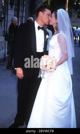 JANVIER 1, 2011 -MARIAGE D'AMANDA CHAROLTTE ROGERS ET KEVIN CHARLES F. MAHONEY.A L'ÉGLISE GRACE, NYC 06/03/2000.AMANDA CHAROTTE ROGERS AVEC HUSB. KEVIN CHARLES F. MAHONEY. (Crédit image : © John Barrett/ZUMA Press Wire) Banque D'Images