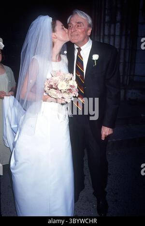 JAN. 1, 2011 -AMANDA CHAROLTTE ROGERS ET KEVIN CHARLES F. MAHONEY'S WEDDING.AT GRACE CHURCH, NYC 06/03/2000.AMANDA CHAROTTE ROGERS AVEC SON PÈRE VEACH ROGERS JR.. (Crédit image : © John Barrett/ZUMA Press Wire) Banque D'Images