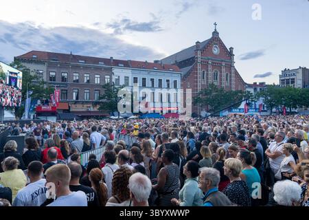 Bruxelles, Belgique. 20 juillet 2025. Festivités du Bal National, soirée de concerts à la veille de la fête nationale belge dans le quartier Marolles - Marollen à Bruxelles, dimanche 20 juillet 2025. BELGA PHOTO MARIUS BURGELMAN crédit : Belga News Agency/Alamy Live News Banque D'Images