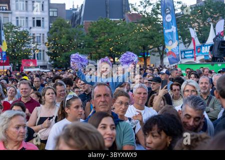 Bruxelles, Belgique. 20 juillet 2025. Festivités du Bal National, soirée de concerts à la veille de la fête nationale belge dans le quartier Marolles - Marollen à Bruxelles, dimanche 20 juillet 2025. BELGA PHOTO MARIUS BURGELMAN crédit : Belga News Agency/Alamy Live News Banque D'Images