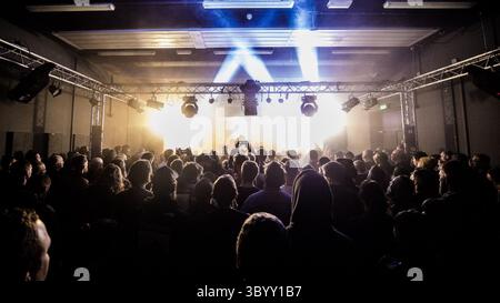 12 avril 2019 - Tilburg, pays-Bas - pays-Bas, Tilburg - 12 avril 2019. Les amateurs de concert assistent à l'un des nombreux concerts live du festival de métal néerlandais Roadburn Festival 2019 à Tilburg. (Crédit photo : Gonzales photo - Peter Troest) (crédit image : © Peter Troest/Gonzales photo via ZUMA Press) Banque D'Images