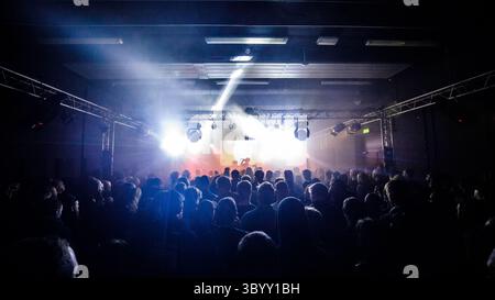 12 avril 2019 - Tilburg, pays-Bas - pays-Bas, Tilburg - 12 avril 2019. Les amateurs de concert assistent à l'un des nombreux concerts live du festival de métal néerlandais Roadburn Festival 2019 à Tilburg. (Crédit photo : Gonzales photo - Peter Troest) (crédit image : © Peter Troest/Gonzales photo via ZUMA Press) Banque D'Images