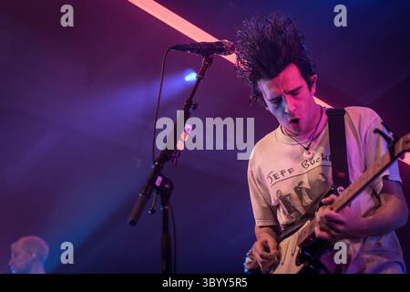 13 juin 2019 - Copenhague, Danemark - Danemark, Copenhague - 13 juin 2019. Le groupe de rock indépendant anglais The 1975 donne un concert au Tap1 à Copenhague. Ici, le chanteur Matthew Healy est vu en direct sur scène. (Crédit photo : Gonzales photo - Thomas Rasmussen) (crédit image : © Thomas Rasmussen/Gonzales photo via ZUMA Press) Banque D'Images