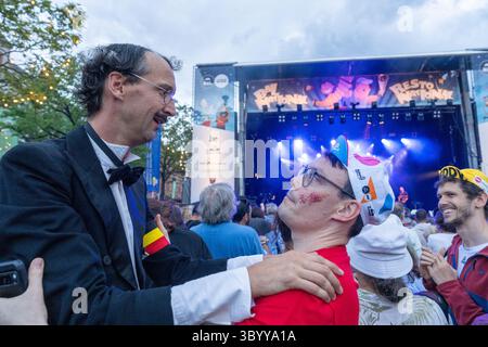 Bruxelles, Belgique. 20 juillet 2025. Festivités du Bal National, soirée de concerts à la veille de la fête nationale belge dans le quartier Marolles - Marollen à Bruxelles, dimanche 20 juillet 2025. BELGA PHOTO MARIUS BURGELMAN crédit : Belga News Agency/Alamy Live News Banque D'Images