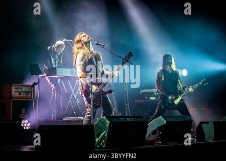 5 novembre 2020, Norvège : Oslo, Norvège. 05 novembre 2020. Le groupe norvégien Enslaved donne un concert au Rockefeller à Oslo. Ici, le chanteur et bassiste Grutle Kjellson est vu en direct sur scène., Credit :Terje Dokken / Gonzales photo / ZUMA Press (Credit image : © Terje Dokken / Gonzales/Gonzales photo via ZUMA Press) Banque D'Images