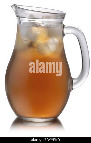 Pichet en verre de Kombucha glacé, une boisson aux champignons de thé fermenté, isolé Banque D'Images