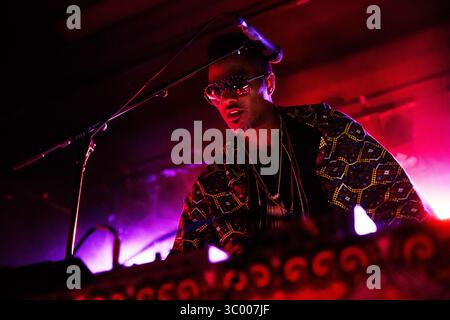 28 octobre 2014 - Copenhague, Danemark - Danemark, Copenhague â€šÃ„Ã¬ 28 octobre 2010. Le duo de hip-hop alternatif américain Shabazz Palaces donne un concert au VEGA à Copenhague. Ici, le beat et producteur de disques Ishmael Butler est vu en direct sur scène. (Crédit photo : Gonzales photo / Peter Troest) (crédit image : © Peter Troest / Gonzales photo via ZUMA Press) Banque D'Images