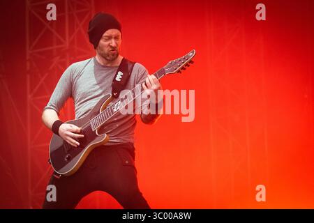 28 juin 2019, Trondheim, Norvège : Trondheim, Norvège - 28 juin 2019. Le groupe de metal symphonique néerlandais Within Temptation donne un concert live lors du festival de musique norvégien Trondheim Rocks 2019. Ici, le guitariste Ruud jolie est vu en live sur scène. (Crédit photo : Gonzales photo - Tor Atle Kleven) (crédit image : © Tor Atle Kleven/Gonzales photo via ZUMA Press) Banque D'Images