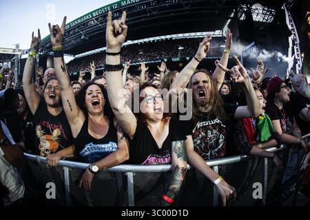 11 juillet 2019 - Copenhague, Danemark - Copenhague, Danemark. 11 juillet 2019. Les amateurs de concert assistent à un concert live avec le groupe de heavy metal américain Metallica à Telia Parken à Copenhague. (Crédit photo : Gonzales photo - Christian Hjorth) (crédit image : © Christian Hjorth/Gonzales photo via ZUMA Press) Banque D'Images