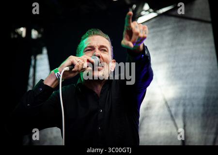 17 août 2019, Trondheim, Norvège : Trondheim, Norvège. 17 août 2019. Le groupe de punk rock norvégien The Dogs donne un concert lors du festival de musique norvégien Pstereo 2019 à Trondheim. Ici, la chanteuse Kristopher Schau est vue en direct sur scène. (Crédit photo : Gonzales photo - Tor Atle Kleven) (crédit image : © Tor Atle Kleven/Gonzales photo via ZUMA Press) Banque D'Images