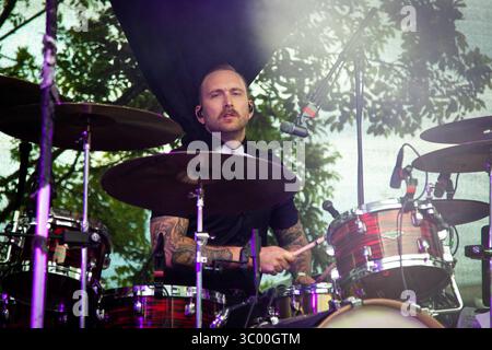 17 août 2019, Trondheim, Norvège : Trondheim, Norvège. 17 août 2019. Le groupe de punk rock norvégien The Dogs donne un concert lors du festival de musique norvégien Pstereo 2019 à Trondheim. Ici, le batteur Henrik Gustavsen est vu en direct sur scène. (Crédit photo : Gonzales photo - Tor Atle Kleven) (crédit image : © Tor Atle Kleven/Gonzales photo via ZUMA Press) Banque D'Images