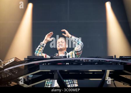 2 juillet 2022, Norvège, Oslo, Ullevaal Stadion : Oslo, Norvège. 02 juillet 2022. Le producteur, DJ et remixeur norvégien KYGO donne un concert au stade Ullevaal d'Oslo., Credit :Terje Dokken / ZUMA Press (Credit image : © Terje Dokken/Gonzales photo via ZUMA Press) Banque D'Images