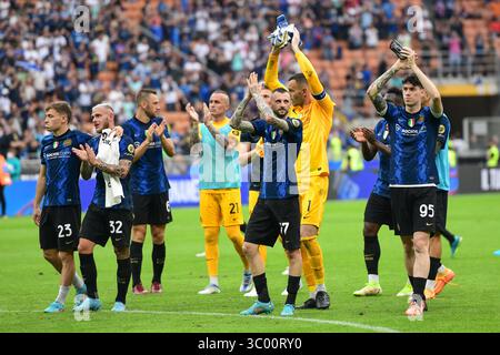 22 mai 2022, Italie, Milan : Milan, Italie. 22 mai 2022. Les joueurs de l'Inter vus après le match de Serie A entre l'Inter et la Sampdoria à Giuseppe Meazza à Milan., Credit :Tommaso Fimiano / ZUMA Press (Credit image : © Tommaso Fimiano/Gonzales photo via ZUMA Press) Banque D'Images