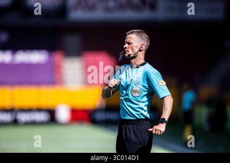 15 mai 2022, Danemark, Farum : Farum, Danemark. 15 mai 2022. Arbitre Jonas Hansen vu lors du match de Superliga 3F entre le FC Nordsjaelland et Vejle Boldklub à droite du Dream Park à Farum., Credit :Dejan Obretkovic / ZUMA Press (Credit image : © Dejan Obretkovic/Gonzales photo via ZUMA Press) Banque D'Images