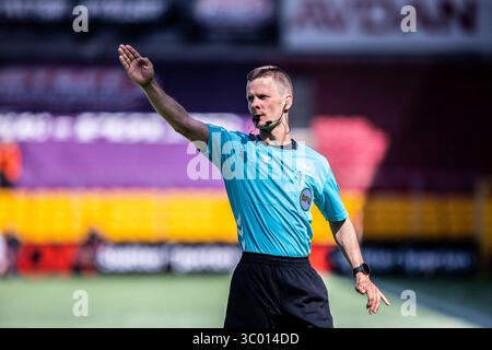 15 mai 2022, Danemark, Farum : Farum, Danemark. 15 mai 2022. Arbitre Jonas Hansen vu lors du match de Superliga 3F entre le FC Nordsjaelland et Vejle Boldklub à droite du Dream Park à Farum., Credit :Dejan Obretkovic / ZUMA Press (Credit image : © Dejan Obretkovic/Gonzales photo via ZUMA Press) Banque D'Images