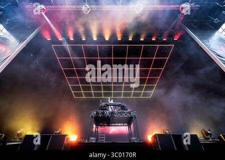 2 juillet 2022, Norvège, Oslo, Ullevaal Stadion : Oslo, Norvège. 02 juillet 2022. Le producteur, DJ et remixeur norvégien KYGO donne un concert au stade Ullevaal d'Oslo., Credit :Terje Dokken / ZUMA Press (Credit image : © Terje Dokken/Gonzales photo via ZUMA Press) Banque D'Images