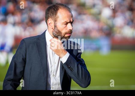 18 juillet 2022, Danemark, Odense : Odense, Danemark. 18 juillet 2022. Andreas Alm, entraîneur d'Odense Boldklub, vu lors du match de Superliga 3F opposant Odense Boldklub au FC Nordsjaelland au parc naturel Energy Park d'Odense., crédit : Kent Rasmussen / ZUMA Press (crédit image : © Kent Rasmussen/Gonzales photo via ZUMA Press) Banque D'Images