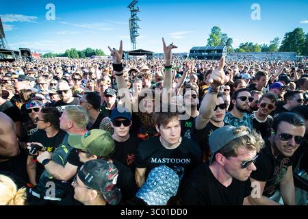 23 juin 2022, Norvège, Oslo : Oslo, Norvège. 23 juin 2022. Les festivaliers assistent à un concert live avec le groupe de metal américain Mastodon au festival norvégien tons of Rock 2022 à Oslo., Credit :Jan-Erik Eriksen / ZUMA Press (Credit image : © Jan-Erik Eriksen/Gonzales photo via ZUMA Press) Banque D'Images