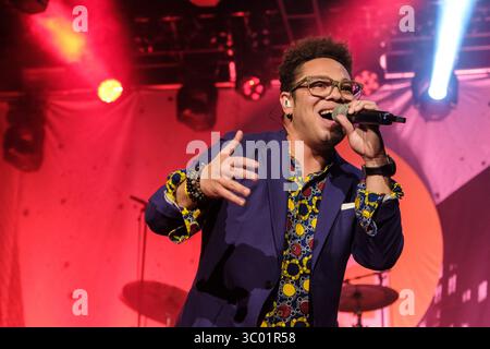 10 mai 2018 - Berne, Suisse - Suisse, Berne - 10 mai 2018. Dodo et ses amis donnent un concert à BierhÃÂ¼beli à Berne. Ici le chanteur Marc Sway vu en direct sur scène. (Crédit photo : Tilman Jentzsch) (crédit image : © Tilman Jentzsch/Gonzales photo via ZUMA Press) Banque D'Images