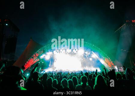 7 juillet 2018 - Roskilde, Danemark - Danemark, Roskilde - 7 juillet 2018. Surplombant la foule des festivaliers lors de l'un des nombreux concerts live du festival de musique danois Roskilde Festival 2018. (Crédit photo : Gonzales photo - Kasper Maansson) (crédit image : © Kasper Maansson/Gonzales photo via ZUMA Press) Banque D'Images