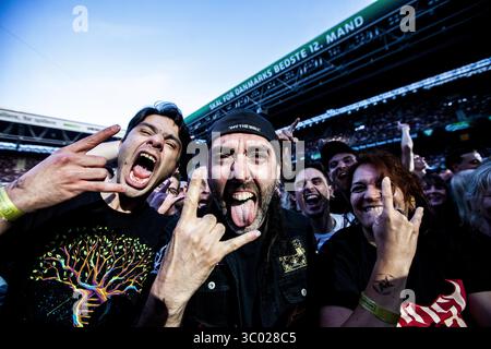 11 juillet 2019, Copenhague, Danemark : Copenhague, Danemark. 11 juillet 2019. Les amateurs de concert assistent à un concert live avec le groupe de heavy metal américain Metallica à Telia Parken à Copenhague. (Crédit photo : Gonzales photo - Lasse Lagoni) (crédit image : © Lasse Lagoni/Gonzales photo via ZUMA Press) Banque D'Images