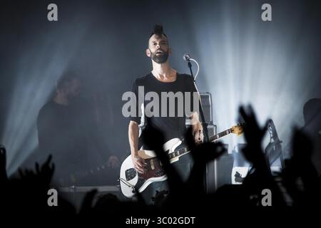 14 octobre 2016 - Copenhague, Angleterre, Danemark - le groupe de rock anglais placebo donne un concert au VEGA de Copenhague. Ici, le musicien Stefan Olsdal est vu en direct sur scène. Danemark, 14/10 2016...placebo (crédit image : © Christian Hjorth/Gonzales photo via ZUMA Press) Banque D'Images