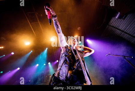 26 janvier 2020, Copenhague, Danemark : Copenhague, Danemark. 26 janvier 2020. Le groupe de glam metal américain Steel Panther donne un concert à Amager Bio à Copenhague. Ici le chanteur Michael Starr est vu en direct sur scène. (Crédit photo : Gonzales photo - Nikolaj Bransholm) (crédit image : © Nikolaj Bransholm/Gonzales photo via ZUMA Press) Banque D'Images