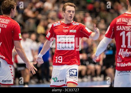 18 décembre 2021, Danemark, Aalborg : Aalborg, Danemark. 18 décembre 2021. Kristian Bjornsen (19 ans) de Aalborg Handball vu dans le match danois HTH Herreliga entre Aalborg Handball et Bjerringbro-Silkeborg Handball au Jutlander Bank Arena à Aalborg., Credit :Balazs Popal / ZUMA Press (Credit image : © Balazs Popal/Gonzales photo via ZUMA Press) Banque D'Images