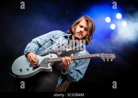 3 juin 2018, Trondheim, Norvège : Trondheim, Norvège. 3 juin 2018. Le groupe norvégien de heavy metal Kvelertak donne un concert lors du festival de musique norvégien Trondheim Rocks 2018 à Trondheim. Ici le guitariste Vidar Landa est vu en direct sur scène. (Crédit photo : Gonzales photo - Tor Atle Kleven) (crédit image : © Tor Atle Kleven/Gonzales photo via ZUMA Press) Banque D'Images