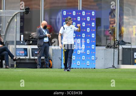 25 avril 2021, Italie : Milan, Italie. 25 avril 2021. L'entraîneur-chef Ivan Juric de Hellas Vérone a vu dans le match de Serie A entre l'Inter Milan et Hellas Vérone à Giuseppe Meazza à Milan., Credit :Tommaso Fimiano / ZUMA Press (Credit image : © Tommaso Fimiano/Gonzales photo via ZUMA Press) Banque D'Images
