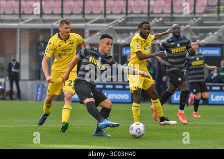 25 avril 2021, Italie : Milan, Italie. 25 avril 2021. Lautaro Martinez (10 ans) de l'Inter Milan vu dans le match de Serie A entre l'Inter Milan et Hellas Vérone à Giuseppe Meazza à Milan., Credit :Tommaso Fimiano / ZUMA Press (Credit image : © Tommaso Fimiano/Gonzales photo via ZUMA Press) Banque D'Images