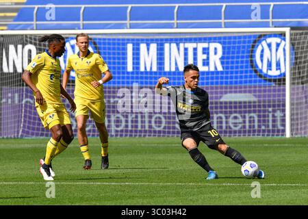 25 avril 2021, Italie : Milan, Italie. 25 avril 2021. Lautaro Martinez (10 ans) de l'Inter Milan vu dans le match de Serie A entre l'Inter Milan et Hellas Vérone à Giuseppe Meazza à Milan., Credit :Tommaso Fimiano / ZUMA Press (Credit image : © Tommaso Fimiano/Gonzales photo via ZUMA Press) Banque D'Images