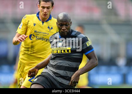 25 avril 2021, Italie : Milan, Italie. 25 avril 2021. Romelu Lukaku (9 ans) de l'Inter Milan voit dans le match de Serie A entre l'Inter Milan et Hellas Vérone à Giuseppe Meazza à Milan., Credit :Tommaso Fimiano / ZUMA Press (Credit image : © Tommaso Fimiano/Gonzales photo via ZUMA Press) Banque D'Images