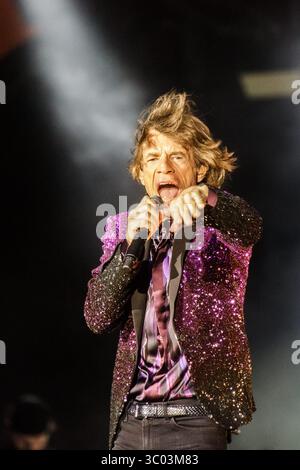 3 juillet 2014 - Roskilde, Angleterre, Danemark - les Rolling Stones, le légendaire groupe de rock anglais, donnent un concert à Orange Stage pendant le Roskilde Festival 2014. Ici, le chanteur et compositeur Mick Jagger est vu en direct sur scène. Danemark, 03/07.2014. (Crédit image : © Peter Troest/Gonzales photo via ZUMA Press) Banque D'Images
