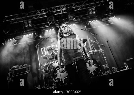 12 avril 2017 - Oslo, Angleterre, Norvège - le groupe de death metal norvégien Befouled donne un concert à Vulkan Arena lors du festival norvégien de heavy metal Inferno Metal Festival 2017 à Oslo. Ici, le chanteur Jorgen Nilsson est vu en direct sur scène. Norvège, 12/04 2017. (Crédit image : © Terje Dokken/Gonzales photo via ZUMA Press) Banque D'Images