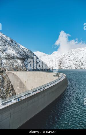 14 octobre 2020, Autriche : Malte, Autriche. 14 octobre 2020. Surplombant le barrage de KÃÂ¶lnbrein dans la chaîne Hohe Tauern en Carinthie. Le barrage de KÃÂ¶lnbrein est un barrage en voûte et est le plus haut barrage d'Autriche., Credit :Christoph Obersch / Gonzales photo / ZUMA Press (Credit image : © Christoph Obersch / Gonzales/Gonzales photo via ZUMA Press) Banque D'Images
