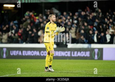 24 février 2022, Danemark, Randers : Randers, Danemark. 24 février 2022. Le gardien Patrik Carlgren (1) de Randers FC vu lors du match de l'UEFA Europa Conference League entre Randers FC et Leicester City au Cepheus Park à Randers., Credit :Balazs Popal / ZUMA Press (Credit image : © Balazs Popal/Gonzales photo via ZUMA Press) Banque D'Images