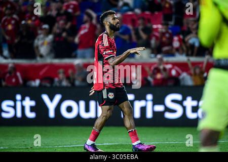 Harrison, États-Unis. 16 juillet 2025. Harrison, NJ, États-Unis, 16 juillet 2025 : Eric Maxim Choupo-Moting (13 Red Bulls de New York) célèbre son but lors du match de la Major League Soccer entre les Red Bulls de New York et la New England Revolution au Sports Illustrated Stadium de Harrison, NJ États-Unis (USAGE ÉDITORIAL SEULEMENT). (Rebekah Wynkoop/SPP) crédit : SPP Sport Press photo. /Alamy Live News Banque D'Images