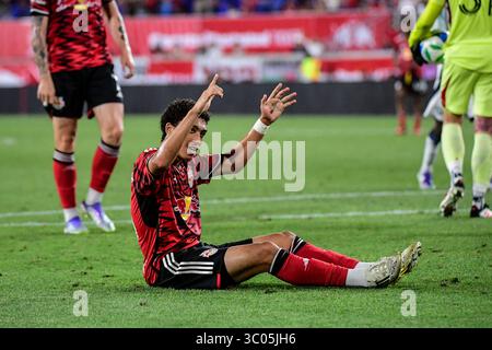 Harrison, États-Unis. 16 juillet 2025. Harrison, NJ, États-Unis, 16 juillet 2025 : Julian Hall (16 Red Bulls de New York) pendant le match de la Major League Soccer entre les Red Bulls de New York et la New England Revolution au Sports Illustrated Stadium de Harrison, NJ États-Unis (USAGE ÉDITORIAL SEULEMENT). (Rebekah Wynkoop/SPP) crédit : SPP Sport Press photo. /Alamy Live News Banque D'Images