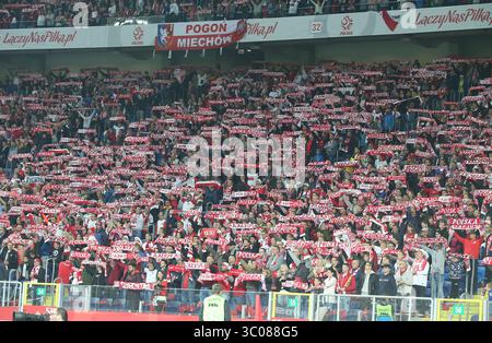 11 octobre 2018 - Chorzow, Pologne - fans polonais. Pologne lors d'un match de football de l'UEFA Nations League au stade de Silésie à Chorzow, en Pologne. (Crédit image : © Damian Klamka/ZUMA Wire/ZUMAPRESS.com) Banque D'Images