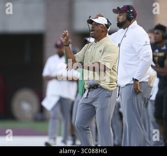 11 octobre 2018 - San Marcos, États-Unis - L'entraîneur des cornerbacks des Bobcats du Texas State Jules Montinar lors d'un match de football de la NCAA entre l'État du Texas et Georgia Southern le jeudi 11 octobre 2018 à San Marcos, Texas. Georgia Southern Won, 15-13. (Crédit image : © Scott Coleman/ZUMA Wire) Banque D'Images